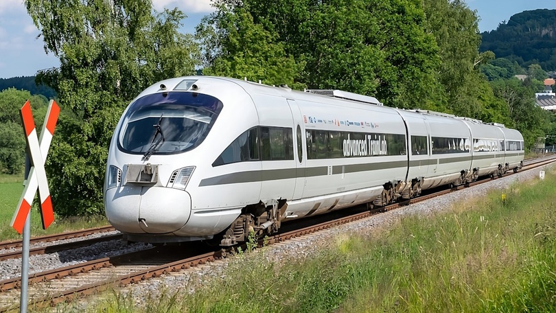 Das "advanced TrainLab" der Deutschen Bahn erprobt neue Technologien für den Bahnbetrieb, Testzug auf Basis des ICE-TD Baureihe 605