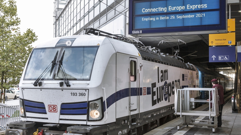 Aufnahme des Sonderzuges „Connecting Europe Express“ in Berlin