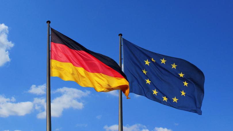 Deutsche und europäische Flagge