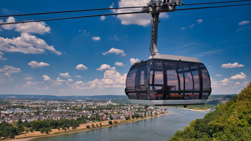 Bild einer Seilbahn / Seilbahn über den Rhein bei Koblenz Rheinland Pfalz Deutschland