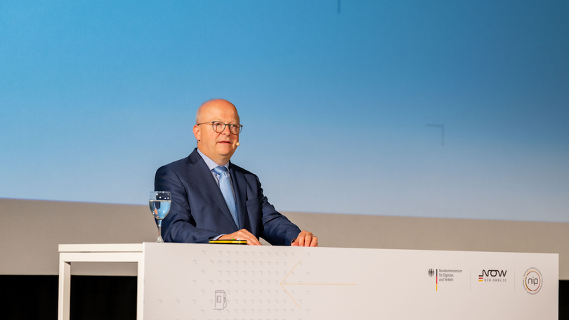 Staatssekretär Theurer eröffnet BMDV Fachkonferenz Wasserstoff in der Mobilität 2023 