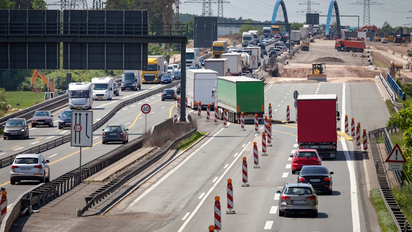 Verkehrsführung an einer Autobahnbaustelle Verkehrsführung an einer Autobahnbaustelle