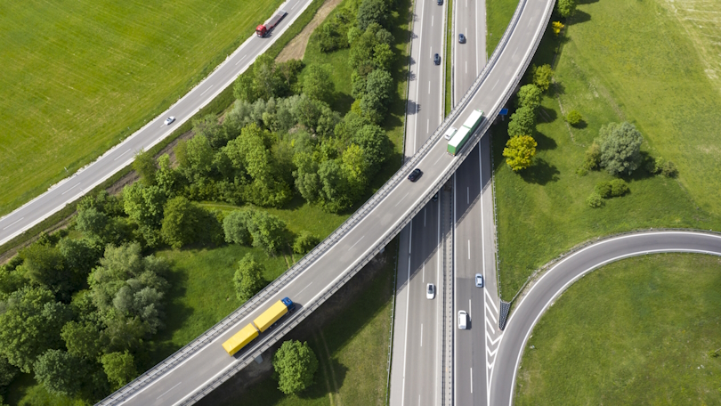 Luftaufnahme einer Autobahnkreuzung Luftaufnahme einer Autobahnkreuzung