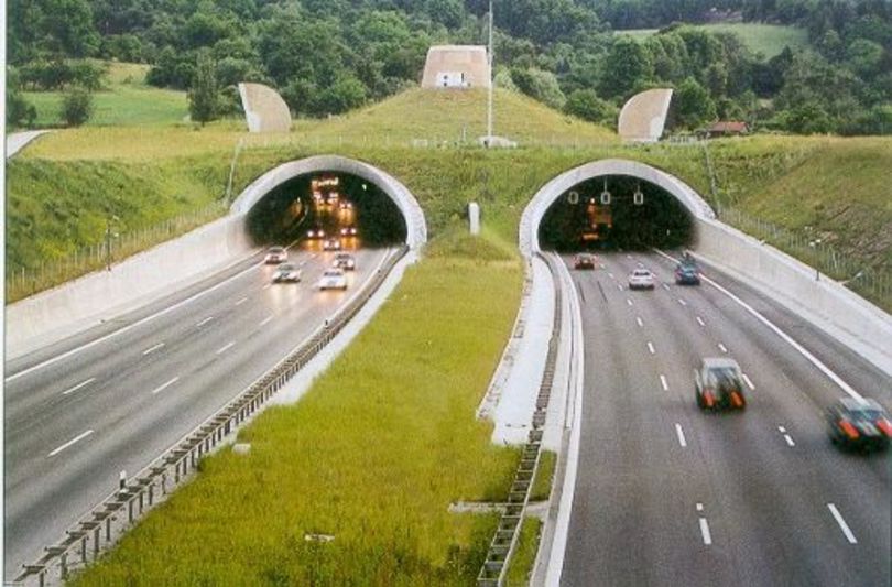 Autobahn A 81, Engelberg-Basistunnel