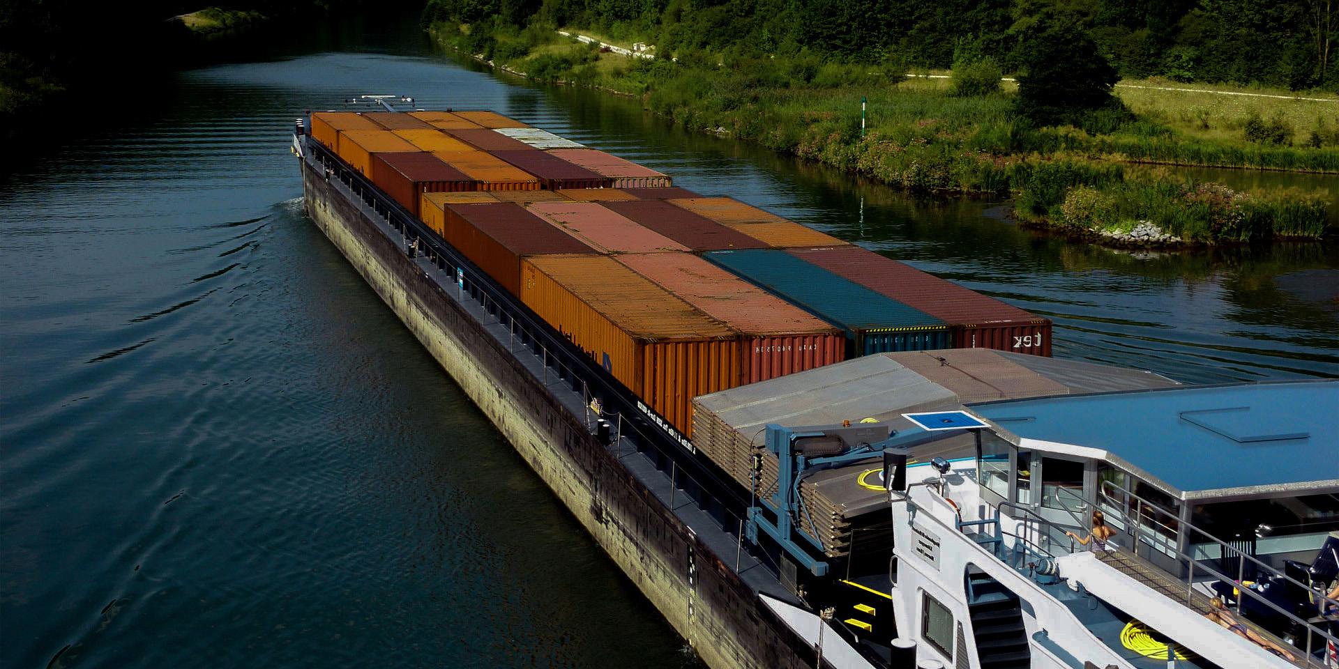 Germany’s waterways are important international transport routes. Source: Fotolia/Michael Rogner